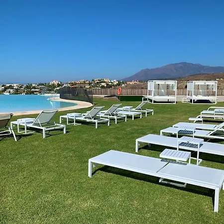 Luxury - Gym - 6 Pools - 3 Bed 401 Εστεπόνα
