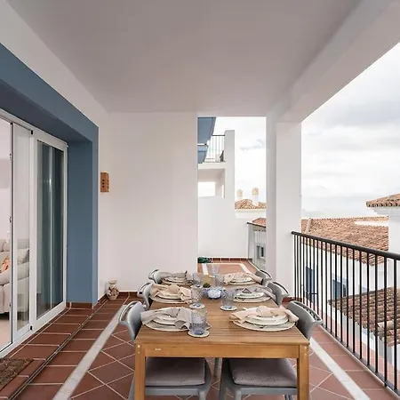 Luxury - Gym - 6 Pools - 3 Bed 401 Εστεπόνα