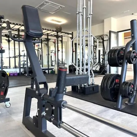 Luxury - Gym - 6 Pools - 3 Bed 401 * Εστεπόνα